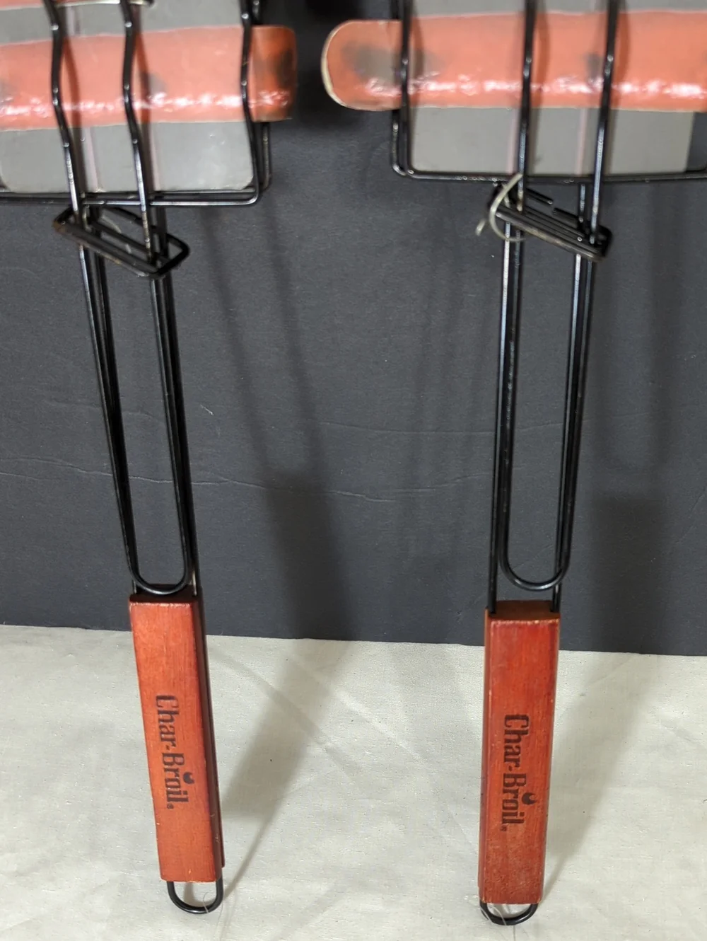 2 Sets Char-Broil Grill It Up Double Hot Dog Grill Baskets - Red Wood Handles